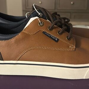 Men’s size 9 1/2 boat shoes